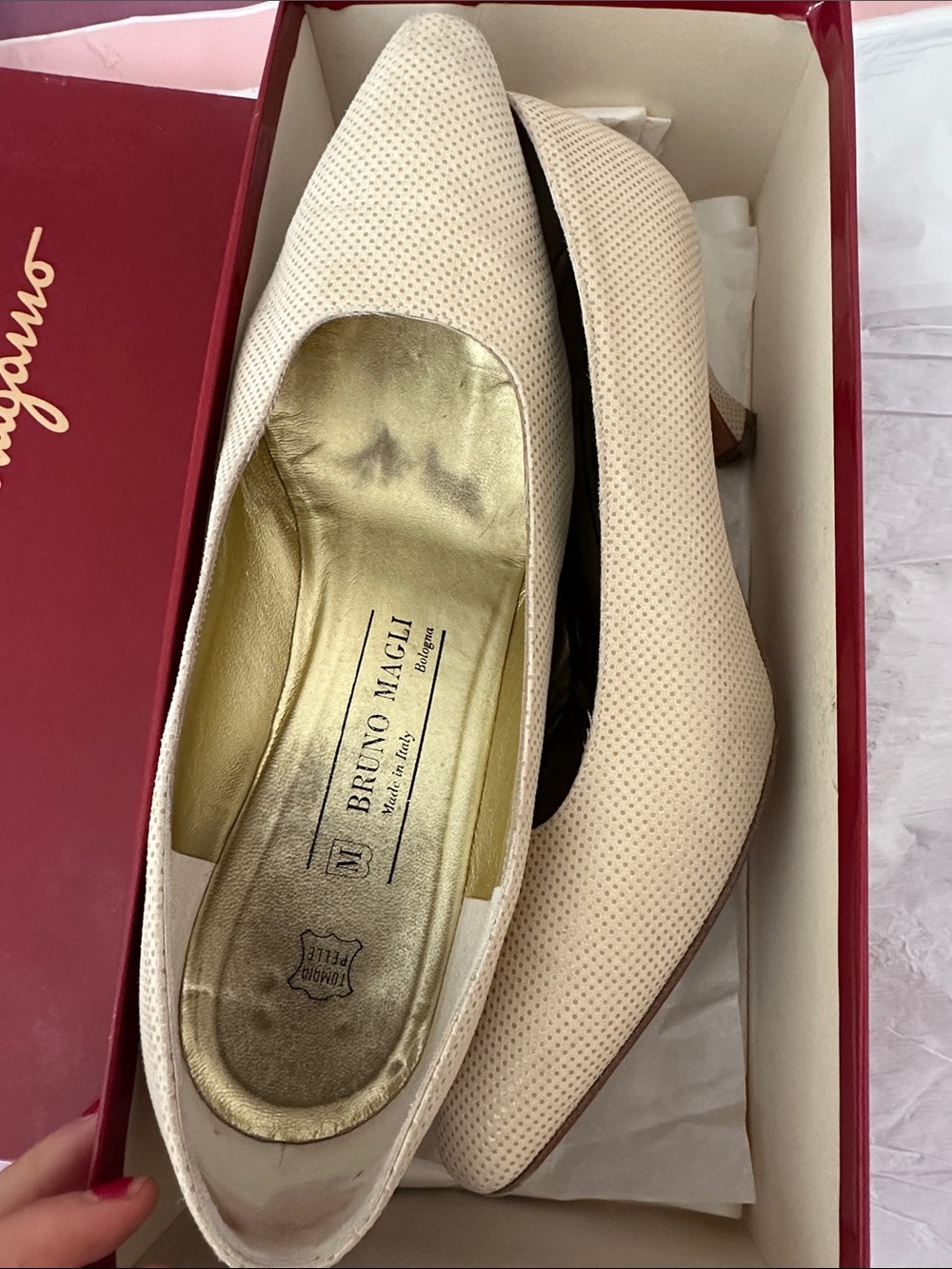 Bruno Magli Vintage 9B Cream Perforated Pointed-Toe Pumps